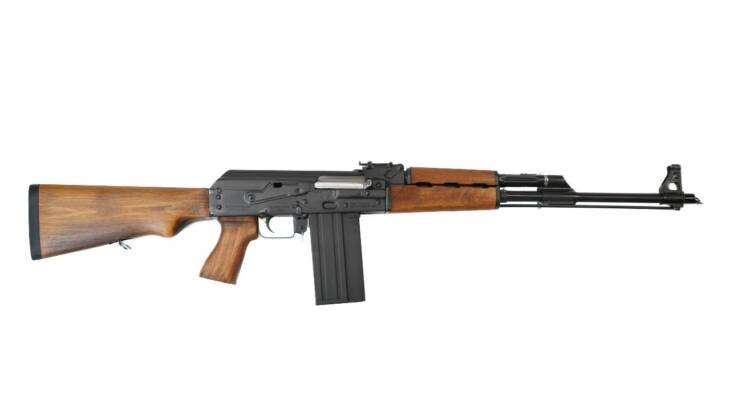 Classic semi-automatic tactical rifle featuring metal and wood design, ideal for enthusiasts and professionals.